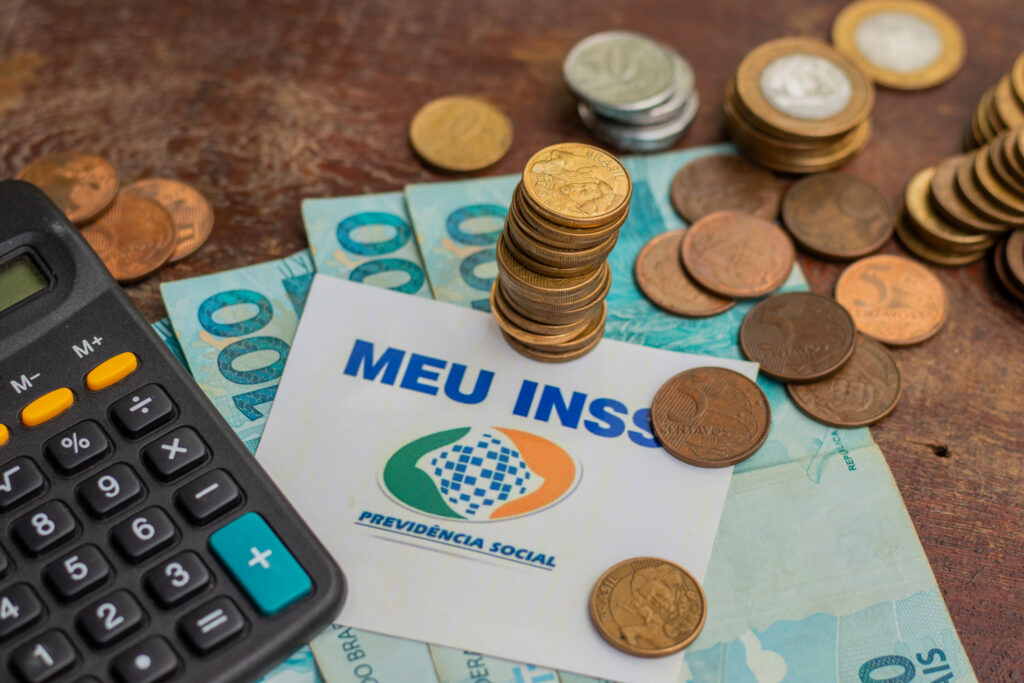 Quer receber dinheiro do INSS de volta? Veja como funciona o procedimento.