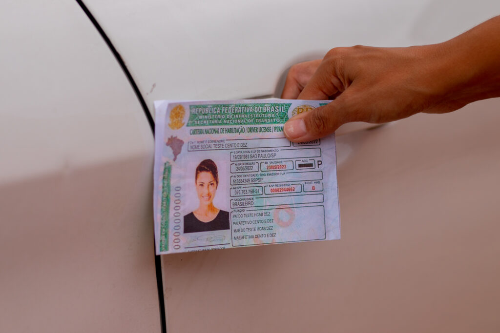 Aqueles que possuem muitas dívidas devem tomar cuidado para n
ao perderem a CNH.