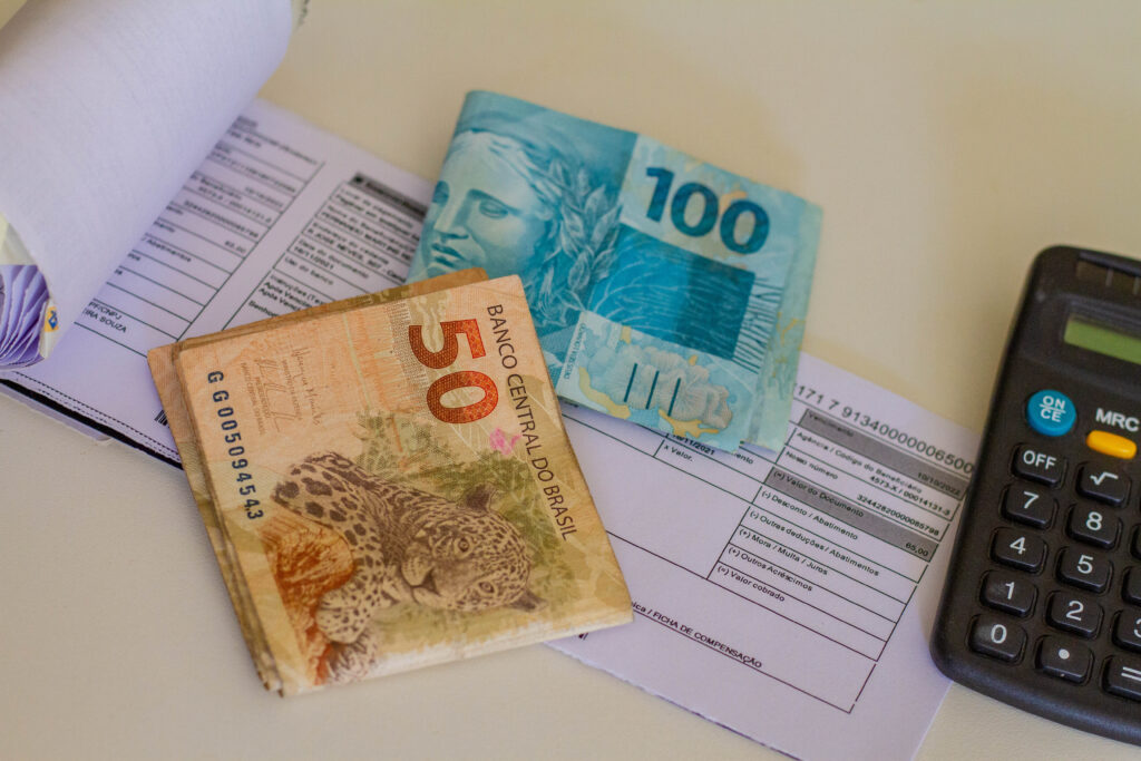 Quem vai pagar contas precisa ficar atento para não cair no golpe do pagamento.