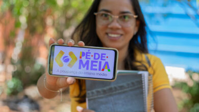 Se você é estudante do ensino médio, veja se vai poder receber o Pé-de-Meia.