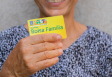 Veja o que acontece com seu Bolsa Família se sua renda aumentar.