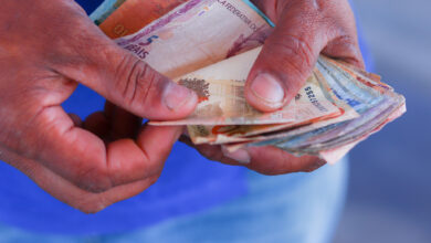 Se você não quer cair em golpes financeiros, aprenda a se proteger.