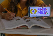 Através do Pé-de-Meia Licenciaturas, estudantes de cursos variados recebem uma bolsa.