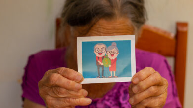 Foi constatada a utilização de documentos de aposentados para fraudes nos benefícios do INSS.